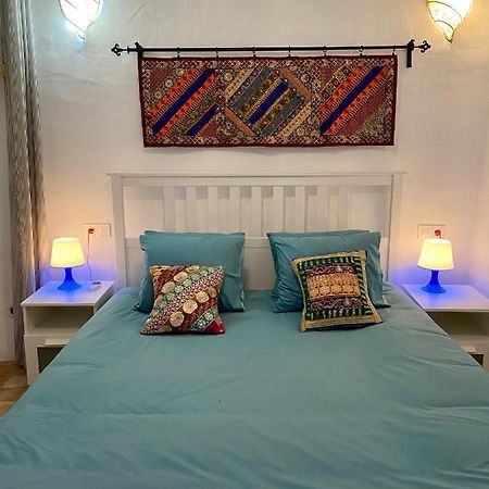 Cheerful One Bedroom Townhouse With Patio Archez Bagian luar foto