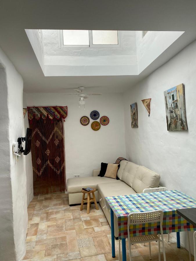 Cheerful One Bedroom Townhouse With Patio Archez Bagian luar foto