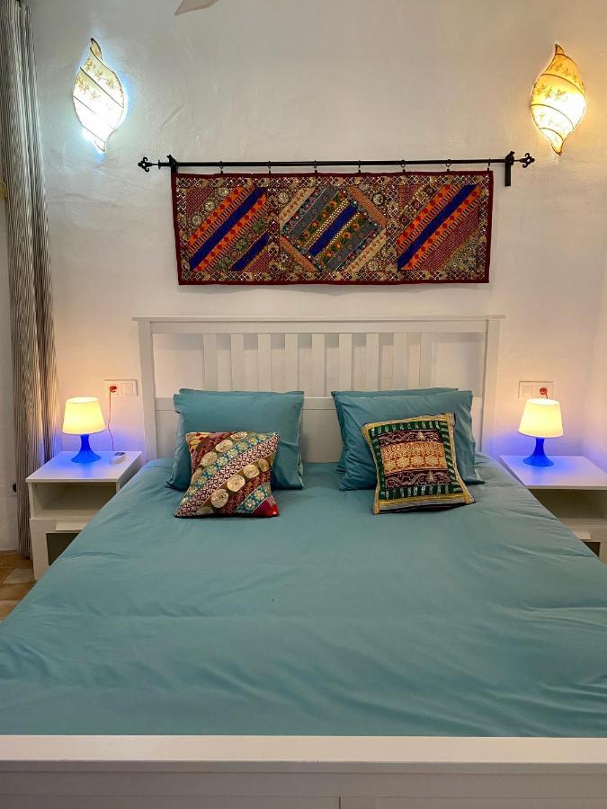 Cheerful One Bedroom Townhouse With Patio Archez Bagian luar foto