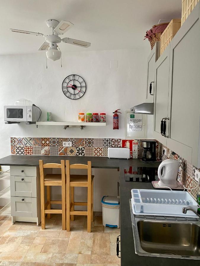 Cheerful One Bedroom Townhouse With Patio Archez Bagian luar foto