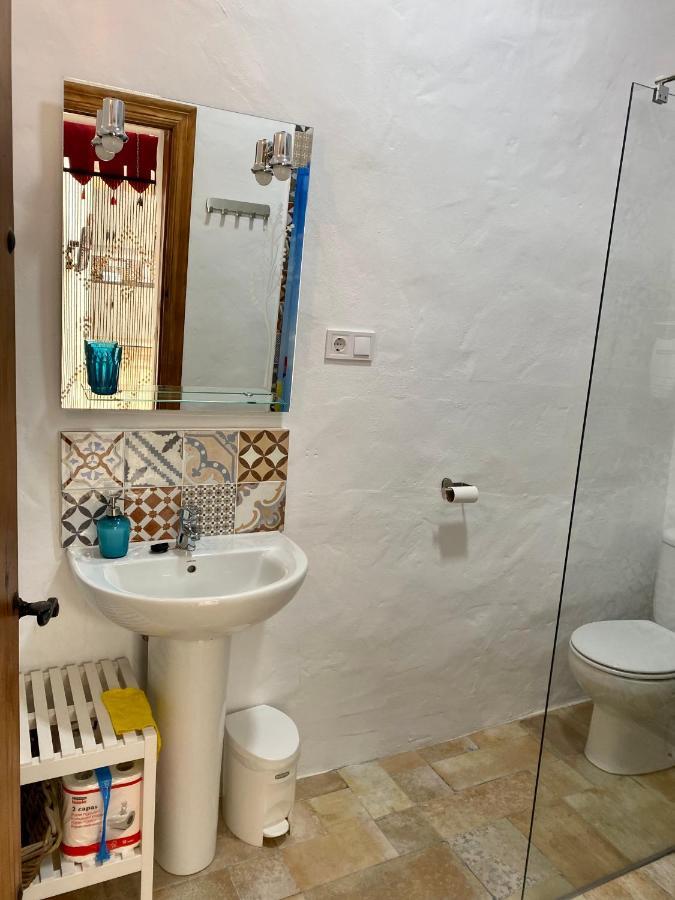 Cheerful One Bedroom Townhouse With Patio Archez Bagian luar foto