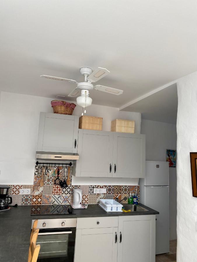 Cheerful One Bedroom Townhouse With Patio Archez Bagian luar foto